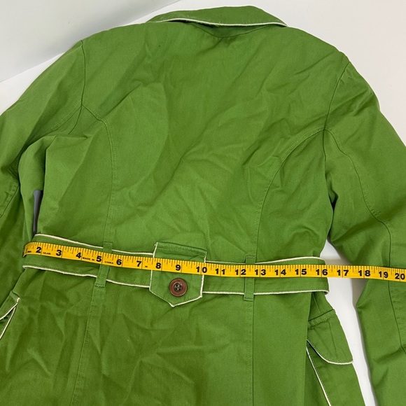 Tulle Green Trench Coat with Cream Piping - Picture 8 of 9